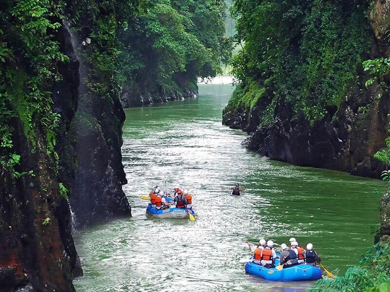 Pacuare Rafting Tour